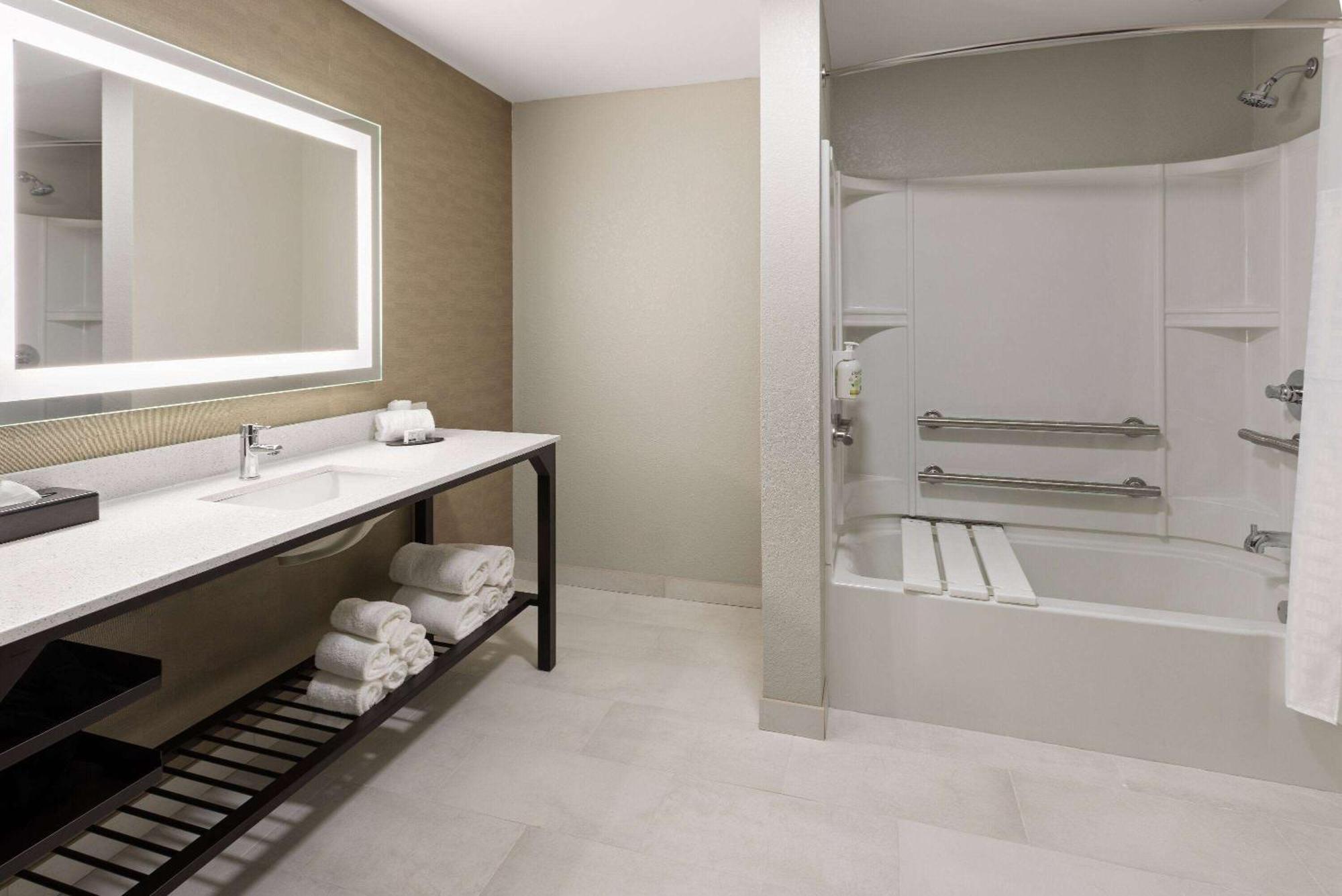 La Quinta Inn & Suites By Wyndham Memphis I-240 Екстер'єр фото