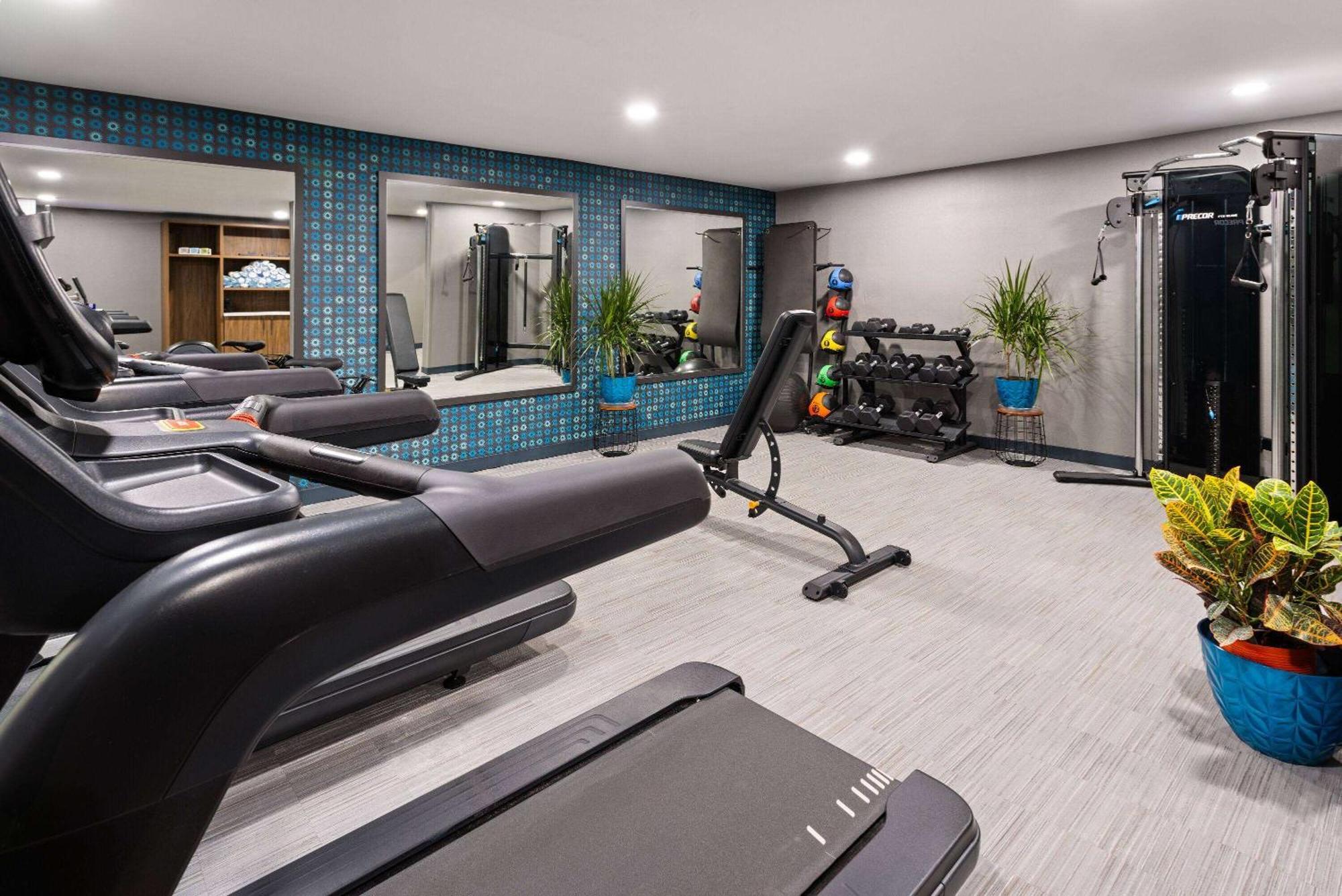 La Quinta Inn & Suites By Wyndham Memphis I-240 Екстер'єр фото